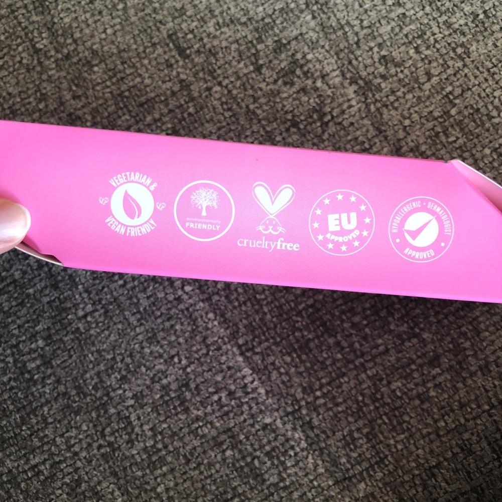 Makeup Eraser - Picture 3 of 4